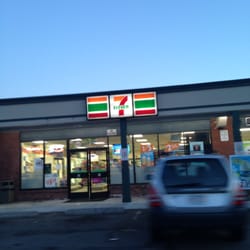 7-Eleven - Walpole Center 7-Eleven -- 907 Main Street / Route 1A, Walpole               Storefront