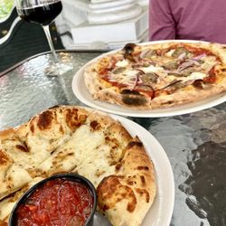 Penzo Pizza - Mikey Meatball pizza and Cheezy Neapolitan bread, outdoor veranda