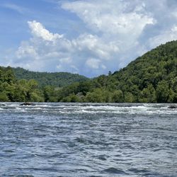 Hiwassee Outfitters - Hiawassee river class I & II whitewater rapids