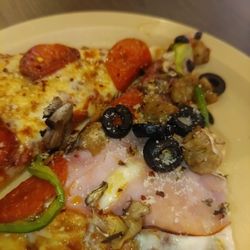 Straw Hat Pizza