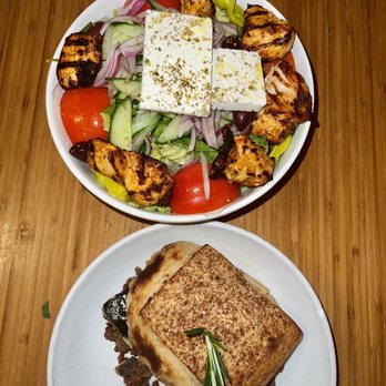 Stella's - Green Salad with chicken - Greek Near Me - Charleston, South Carolina