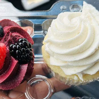 Linnybird Bakeshop - Triple Berry Cupcake & Wedding Cake Cupcake - Desserts Near Me - Hickory Creek, Texas Linnybird Bakeshop - Triple Berry Cupcake & Wedding Cake Cupcake - Desserts Near Me - Hickory Creek, Texas