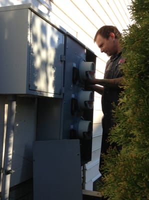 American Air Heating Cooling Electric & Plumbing Logo