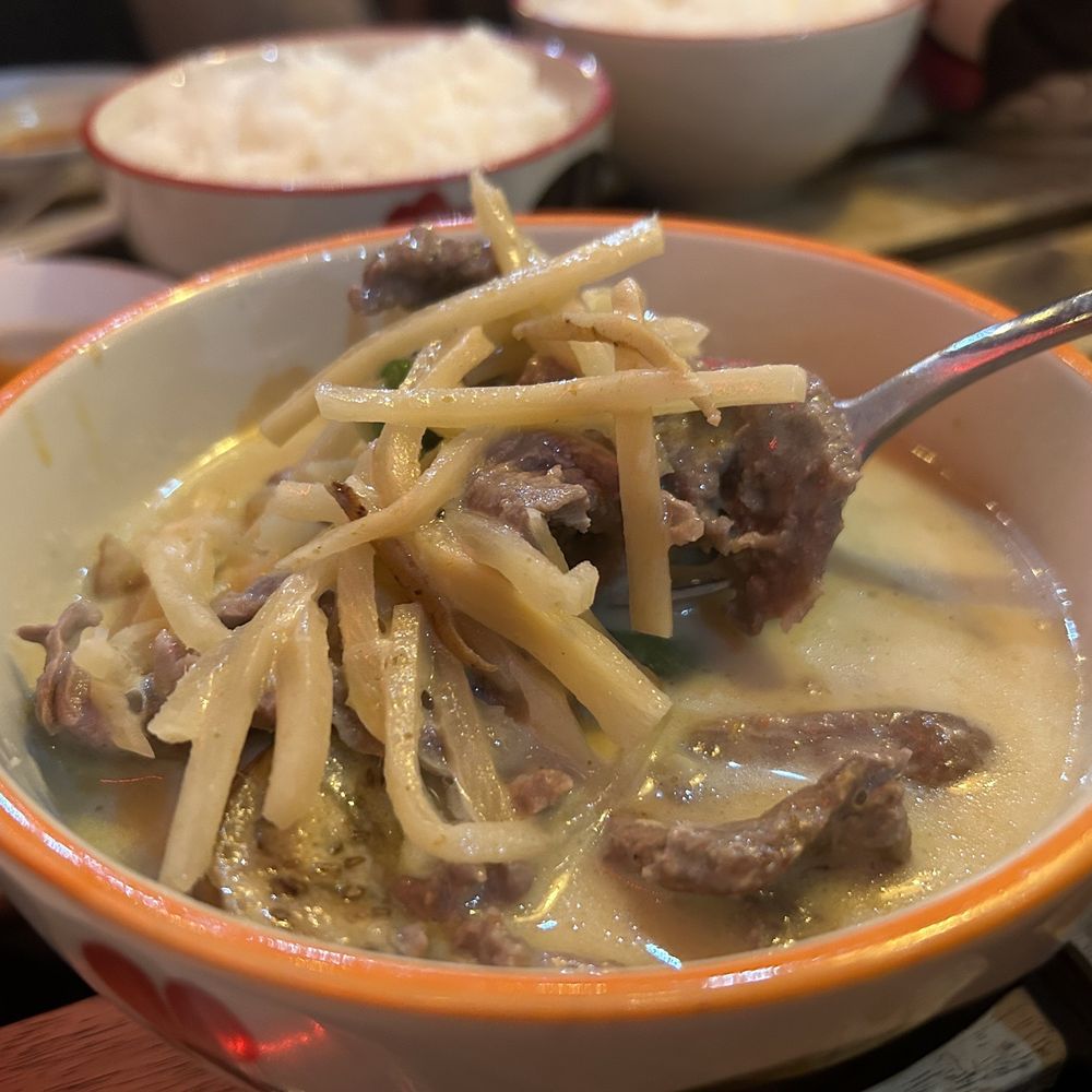 Lung Yai Thai Tapas - Green Curry - Tapas/Small Plates Near Me - Miami, Florida