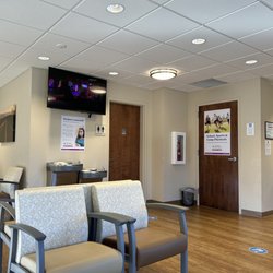 Ascension Saint Thomas Urgent Care - Franklin - Waiting area. Clean and quiet.