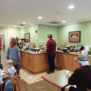 Roadstar Hotel - Complimentary breakfast. - Hotels Near Me - Zephyrhills, Florida Roadstar Hotel - Complimentary breakfast. - Hotels Near Me - Zephyrhills, Florida