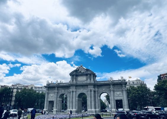 Puerta de Alcalá by null