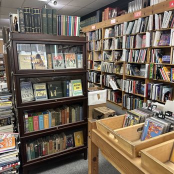 Book Alley - Inside - Bookstores Near Me - Pasadena, California