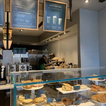 Starbucks - Interior - Coffee & Tea Near Me - Chantilly, Virginia
