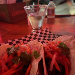 Cosmo's Bar & Lounge - Mekong spicey ribeye tacos