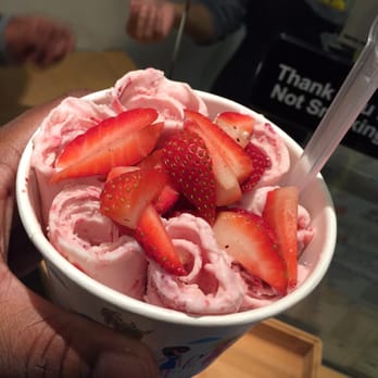 I CE NY - Strawberry Cheesecake - Desserts Near Me - New York, New York I CE NY - Strawberry Cheesecake - Desserts Near Me - New York, New York