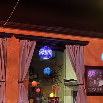 Marianna Ristorante - Cute lights - Italian Near Me - Renton, Washington
