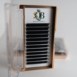 Six Queens Beauty - LASH TRAYS FOR SALE.