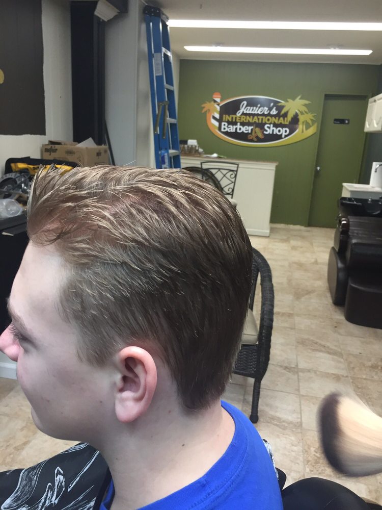 JAVIERS INTERNATIONAL BARBERS SHOP 12 Photos 109 E Wishkah St