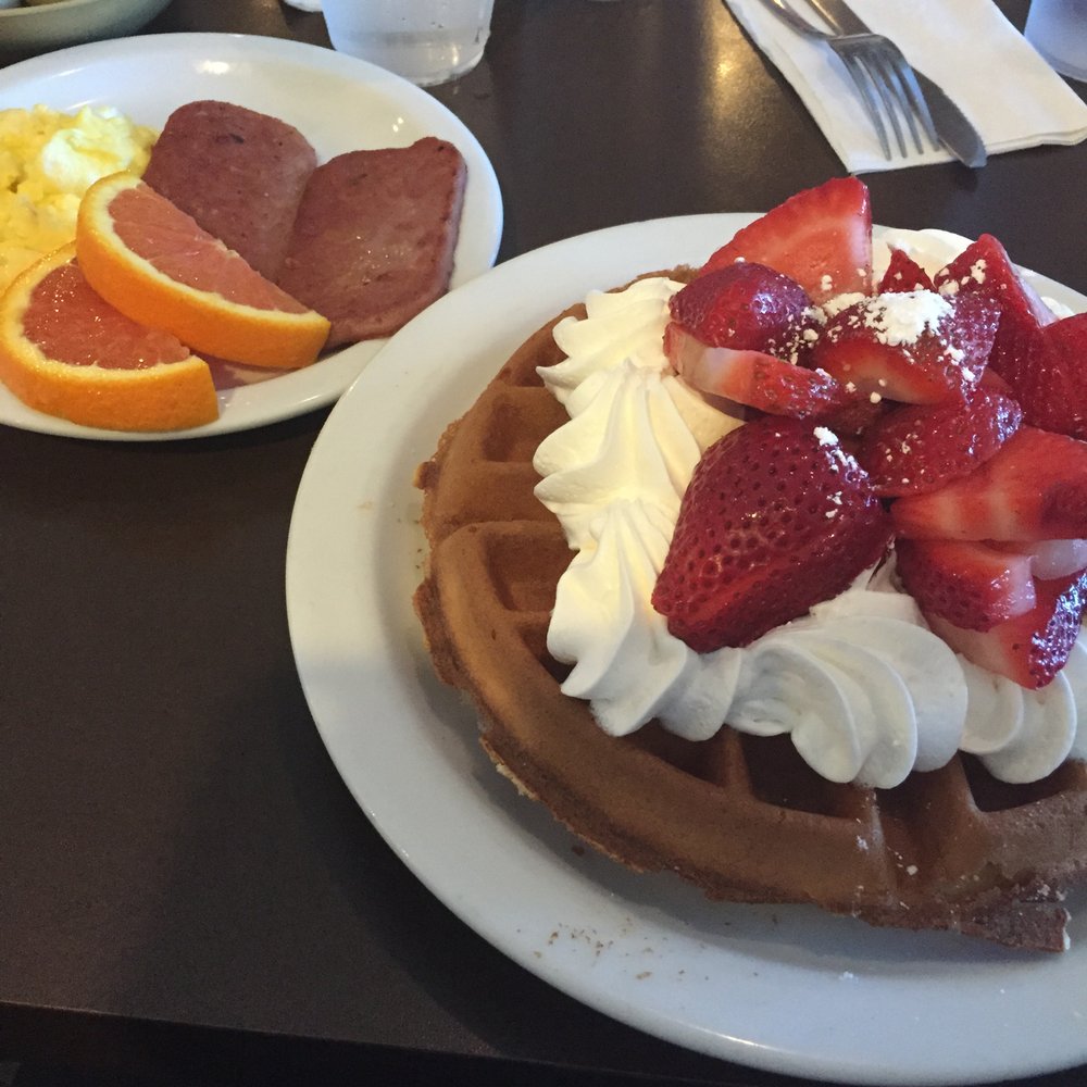 Eagle Cafe - My fave breakfast place :) also reasonable prices - all of this for $9 - Breakfast & Brunch Near Me - Honolulu, Hawaii
