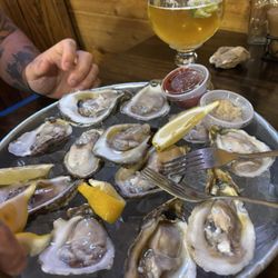 El Rey Bar and Nightclub - 1doz raw oysters on half shell.