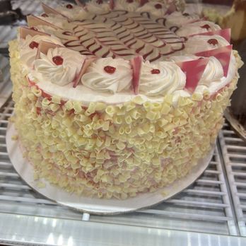 Dacula Diner - Cake - Seafood Near Me - Dacula, Georgia