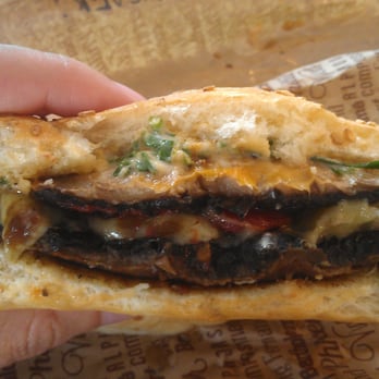 Big Fernand - The delicious, dripping insides of Le Lucian - Burgers Near Me - Lyon, 69