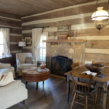Green Frog Farm - Living area - Bed & Breakfast Near Me - Alamo, Tennessee