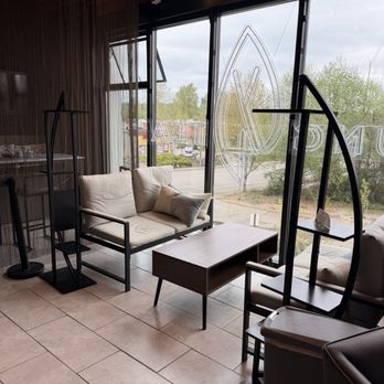 Young Tea - Interior seating - Bubble Tea Near Me - Bellevue, Washington