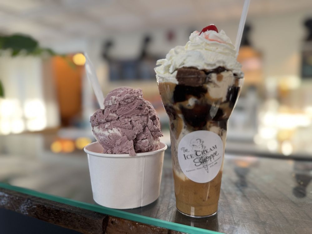 The Ice Cream Shoppe Logo