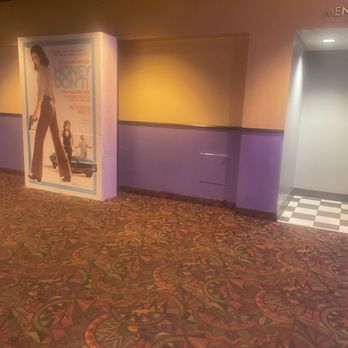 Regal Palmetto Grande - Cinema Near Me - Mount Pleasant, South Carolina