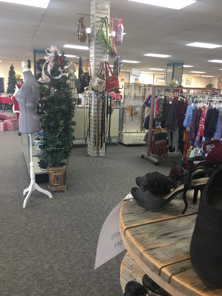 SIMPLE TREASURES Updated September 2024 3721 S Westnedge Ave, Kalamazoo, Michigan Thrift