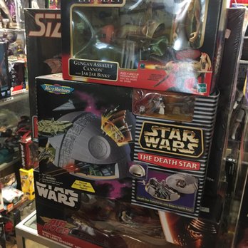 Quake Collectibles - Toy Stores Near Me - Chicago, Illinois
