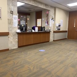 Facey Medical Group - Simi Valley - Check-in desk