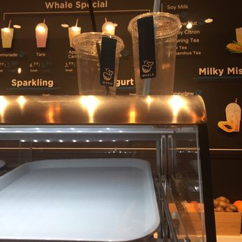 Whale Juice & Blends - Comparison of the regular and large cup - Juice Bars & Smoothies Near Me - Toronto, Ontario