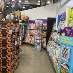 Martin's Super Market - Card/ party section