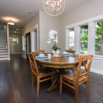 Crown Construction Flooring and Roofing - Dining Room - Roofing Near Me - Lake Oswego, Oregon Crown Construction Flooring and Roofing - Dining Room - Roofing Near Me - Lake Oswego, Oregon