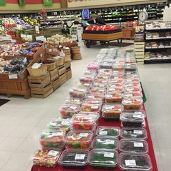 Shop 'n Save - Nice produce section