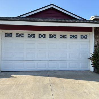 Jessy Garage Doors - Before - Garage Door Services Near Me - Maywood, California