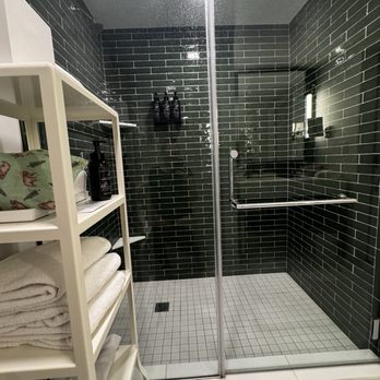 Park MGM Las Vegas - Great, spacious bathrooms - Hotels Near Me - Las Vegas, Nevada Park MGM Las Vegas - Great, spacious bathrooms - Hotels Near Me - Las Vegas, Nevada