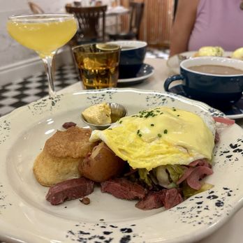 The Hart and The Hunter - Corned Beef Hash - Breakfast & Brunch Near Me - Seattle, Washington The Hart and The Hunter - Corned Beef Hash - Breakfast & Brunch Near Me - Seattle, Washington