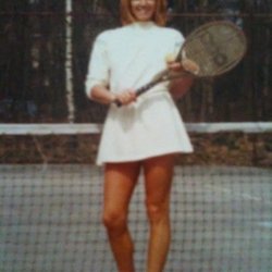 Raymond - Jennifer playing Tennis. Hair by RAYMOND hair salon Amsterdam
