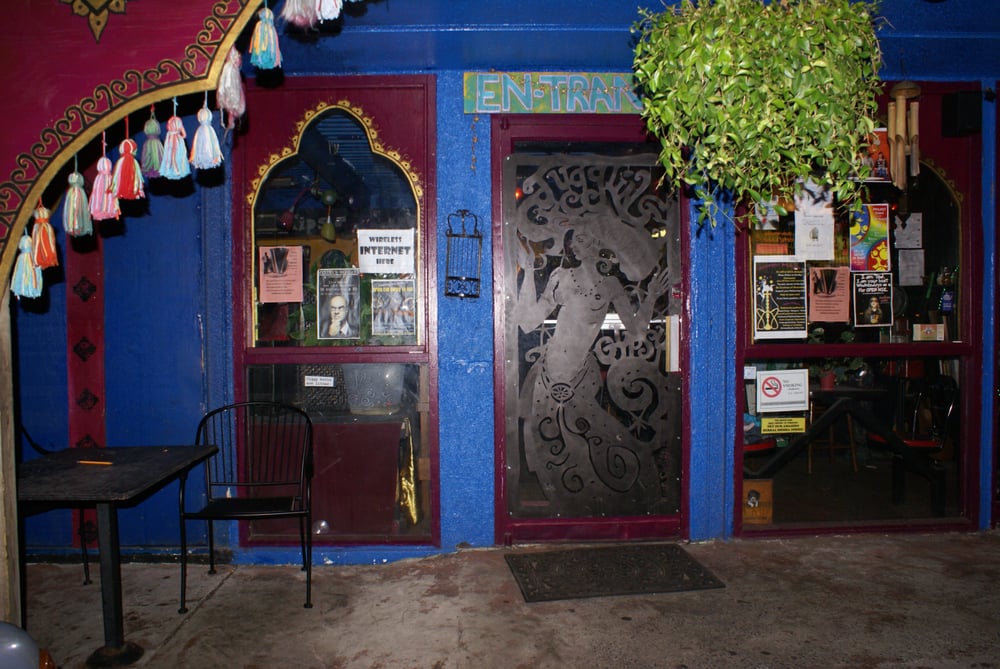 Barzarre - Beer, Spirits, Tacos, Hookah & Music