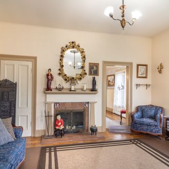 Historical John Rast House - livingroom - Vacation Rentals Near Me - Roseburg, Oregon Historical John Rast House - livingroom - Vacation Rentals Near Me - Roseburg, Oregon