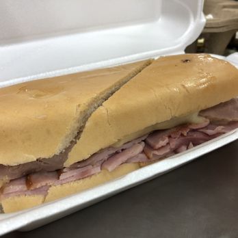 El Palacio De Los Jugos - Cuban Near Me - Hialeah, Florida