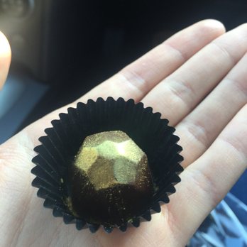 Maverick Chocolate Co - Salted caramel truffle - Chocolatiers & Shops Near Me - Cincinnati, Ohio