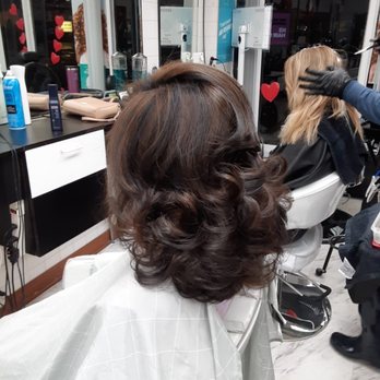 H3 Hair Salon - All over caramel highlights, no bleach was used and my hair feels so healthy. - Hair Salons Near Me - Brooklyn, New York H3 Hair Salon - All over caramel highlights, no bleach was used and my hair feels so healthy. - Hair Salons Near Me - Brooklyn, New York
