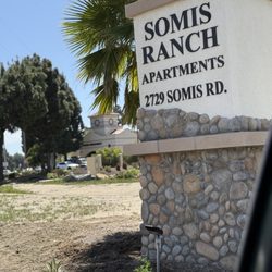 Las Posas Berries - Turn in when you see these signs on Somis Rd.