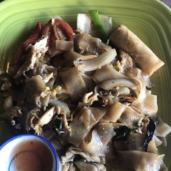 Yupha's Thai Kitchen - 117. Drunken Noodle with Protein Lunch - Thai Near Me - Tempe, Arizona