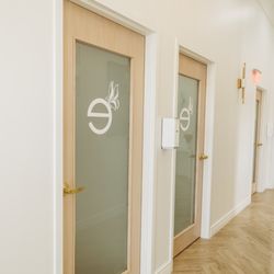 Elle Skin & Beauty - Interior hallway