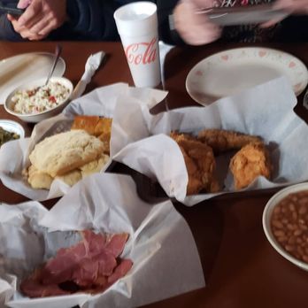 HILLBILLY HIDEAWAY RESTAURANT - Updated March 2025 - 132 Photos & 102