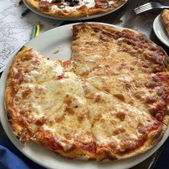 Louie Linguini's - Plain Cheese Pizza - Seafood Near Me - Monterey, California Louie Linguini's - Plain Cheese Pizza - Seafood Near Me - Monterey, California