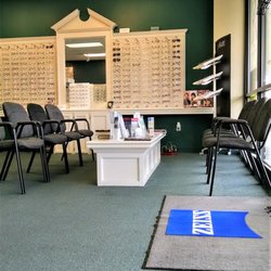 Colonial Heights Vision Center - Waiting room / Showroom