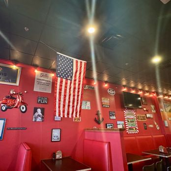 Beth's Burger Bar - Burgers Near Me - Orlando, Florida