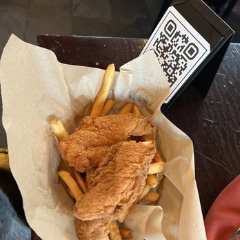 Pub 70 - Chicken Strips with Fries - Pubs Near Me - Seattle, Washington